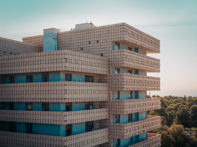 When to join a multifamily syndication instead of buying solo: sponsor track record, fees and alignment checklist